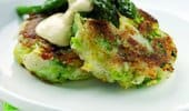 Bubble and squeak with asparagus and hollandaise