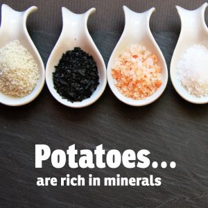 Various mineral salts in white spoons with text about potatoes minerals.