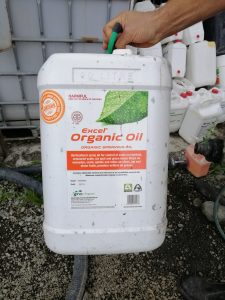 20-liter container of Excel Organic Oil for horticultural use.